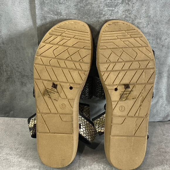 MUK LUKS Women's Black Snake Embossed About Me Ankle-Strap Slide Sandals SZ 7 - Picture 7 of 11